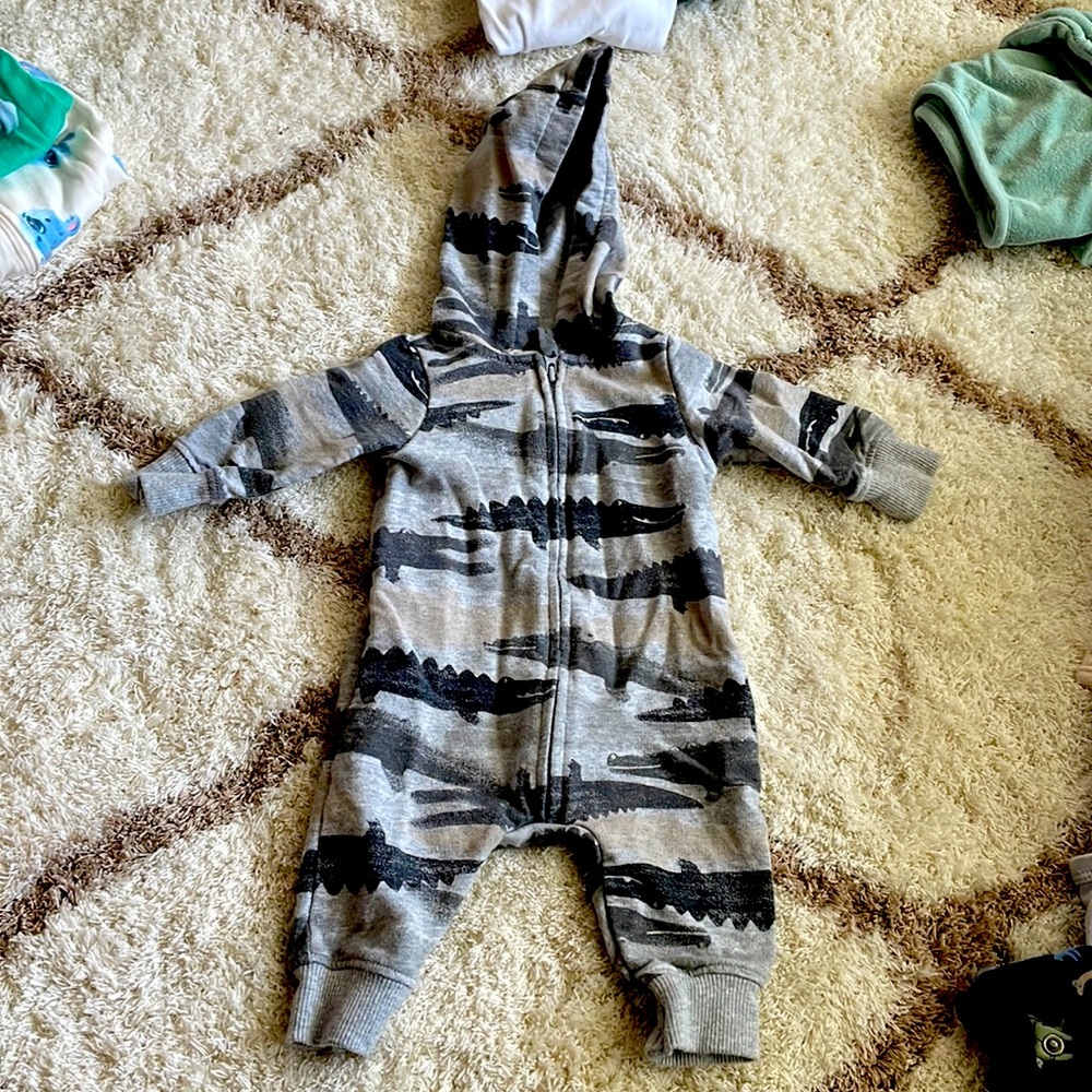 Carter’s Alligator Romper with Hood 🐊